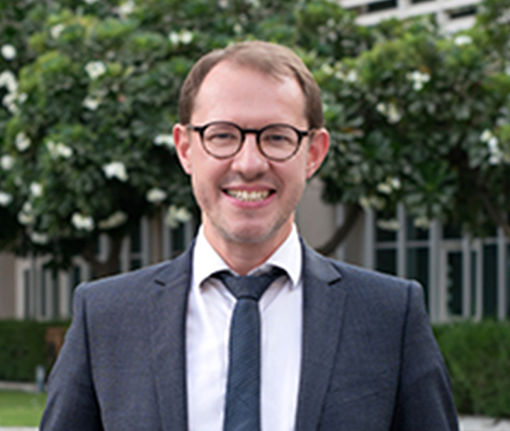 Dr. Bertrand Haan