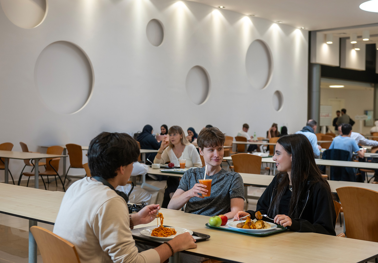 Dining services / facilities
